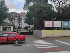 Sınıf Arkadaşlarını Darp Edip Yapıp Kameraya Aldılar