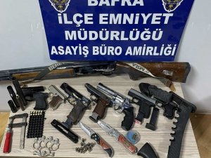 Samsun’da Evlerinde Silah Ele Geçen 2 Kişi Tutuklandı