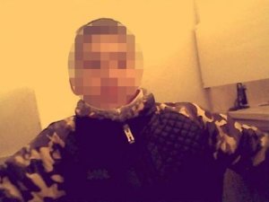 16 Yaşındaki Çocuk, Annesini Sırtından Bıçakladı