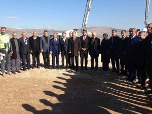 Sokak Hayvanları Tedavi Ve Rehabilitasyon Merkezinin Temeli Atıldı