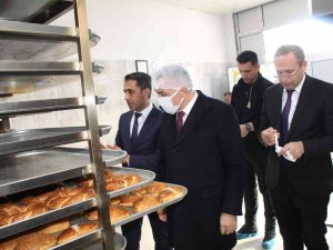 Meslek Lisesi Öğrencileri Günde 5 Bin Ekmek Üretecek