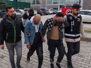 Kom Polisi Sahte Para Ve Uyuşturucu Ele Geçirdi: 5 Gözaltı