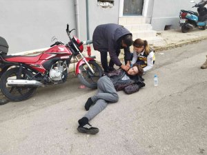 Motosiklet İle Hafif Ticari Araç Çarpıştı: 1 Yaralı