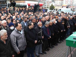 Cam Parçası İle Yaralanıp Hastanede Ölen Şahıs Toprağa Verildi