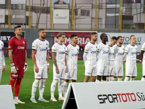 Spor Toto Süper Lig: İ̇stanbulspor: 1 - Kasımpaşa: 1 (İ̇lk Yarı)