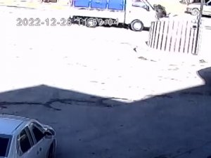Kamyonet Bisikletliye Çarptı, Kaza Anı Kamerada