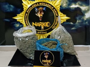 Polisten Kaçan Şüpheli Araçtan 5 Kilogram Esrar Çıktı