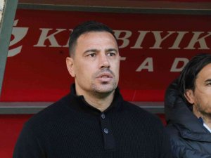 Çağdaş Atan: “Sahanın Dışında Kaybettiğimiz 3 Puanlar Bizi Çok Üzüyor”