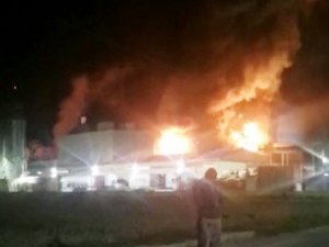Milas’ta Balık Yem Fabrikasında Patlama Sonrası Yangın Çıktı