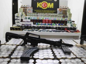Mersin’de Yaklaşık 1 Milyon Lira Değerinde Cinsel İçerikli Ürünler Ele Geçirildi