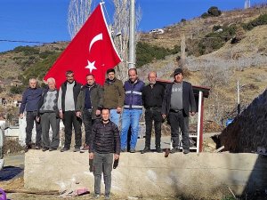 Nazilli Yukarıörencik Mahallesi’ne Dev Türk Bayrağı