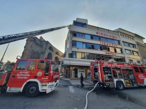 Lokantada Yangın Çıktı, Ekipler Seferber Oldu
