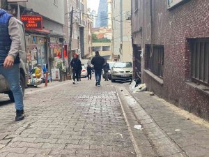 İ̇stanbul’da Akıl Almaz Olay Kamerada: Çöp Zannettiği Adamı Ezip Kaçtı