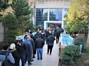 Cumhurbaşkanı Erdoğan’ın Müjdesinin Ardından Vatandaşlar Gözlerini Sgk Önünde Açtı