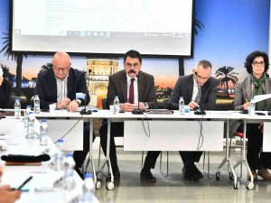 İ̇zmir’de Toplu Taşımada Tam Ücret 8,78 Tl Oldu