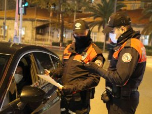 İ̇zmir’de Yılbaşında 6 Bin Polis Görev Başında