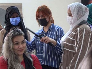 İ̇lk Kez Ülkelerinden Ayrılan Çadlı Kadınlar Türkiye’de Meslek Öğreniyor
