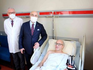 Yaralanan Göztepe Taraftarına Vali Köşger’den Ziyaret