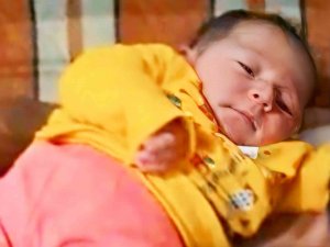 Üzerine Çaydanlık Devrilen Bebek Hayatını Kaybetti