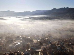 Sındırgı’da Beyaz Büyü Kartpostallık Görüntüler Oluşturdu