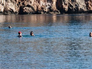 Antalya’da Yılın Son Deniz Keyfi
