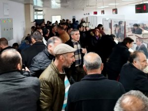 Erzincan’da Sgk Binasında Eyt Yoğunluğu