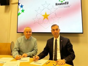 Rektör Tümay, Fransa’da Kreativeu Proje Toplantısına Katıldı