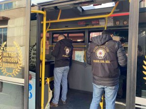 Üsküdar’da Okul Önlerinde Polisten Sıkı Denetim