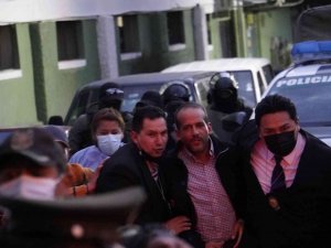 Bolivya’da Muhalif Lider Camacho Gözaltına Alındı