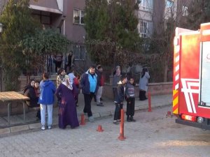 Mutfaktaki Yangın Paniğe Sebep Oldu: 3 Yaralı