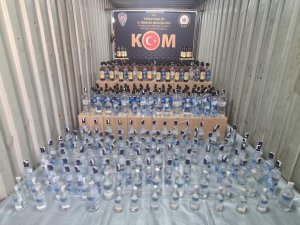 Polisten Yılbaşı Öncesi Kaçak İçki Operasyonu