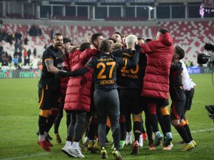 Galatasaray’dan Maç Sonu Büyük Sevinç