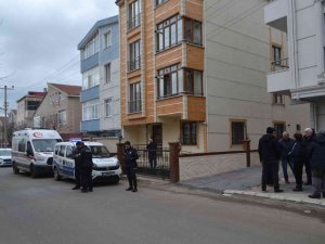 3 Gündür Haber Alınamıyordu, Evinde Ölü Bulundu
