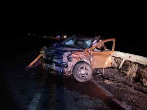 Tır İle Otomobil Çarpıştı: 2 Yaralı