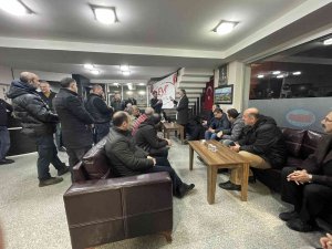 Eyt Düzenlemesini Konfeti Ve Meşaleyle Kutladılar