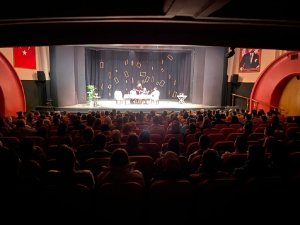 “Kombinasyon” Adana’da Seyirciyle Buluştu