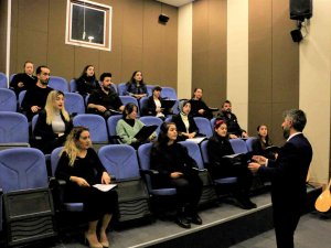 Diyarbakır’da Amatör Koro Kulakların Pasını Siliyor