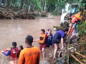 Filipinler’deki Sel Felaketinde Ölü Sayısı 44’e Çıktı