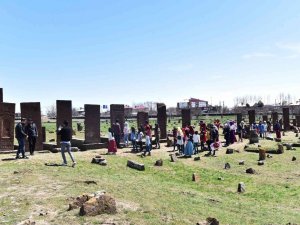 Tarihi Kent Ahlat’a İlgi Artıyor