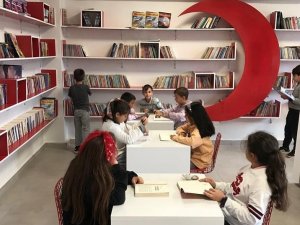 Kızılay’dan Okullara Kitap Yardımı