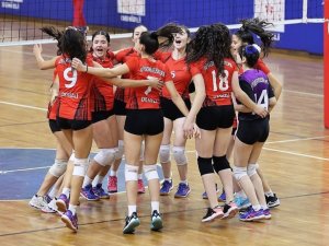 Voleybolda Denizli Büyükşehir Belediyespor Şampiyon Oldu