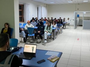 Kadın Öğrencilere Kades Anlatıldı