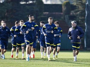 Fenerbahçe’de, Antalyaspor Maçının Hazırlıkları Sürüyor
