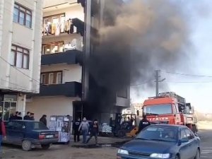 Binanın Zemin Katında Çıkan Yangın Korkuttu