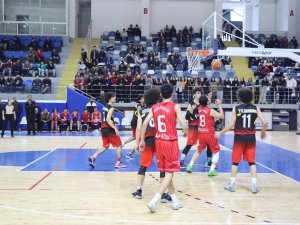 Bölge Şampiyonasına Katılmak İçin Potaya Yükseldiler