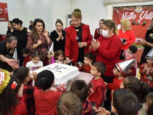 Tarsus’ta Miniklerden Yeni Yıl Partisi