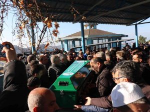 Kalp Krizinden Ölen Ak Partili Eski Meclis Üyesi Toprağa Verildi