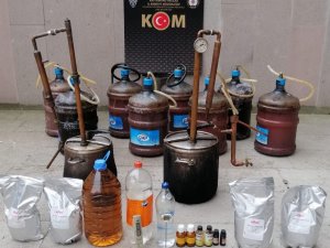 Polis Ekiplerinden Yılbaşı Öncesinde Sahte Alkol Operasyonu: 1 Gözaltı