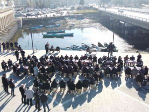 Balıkçılar Beyşehir Gölü Kıyısında Kar Ve Yağmur İçin Dua Etti