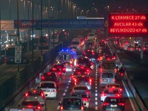 İ̇stanbul’da Yılın Son İş Gününde Trafik Yoğunluğu Yüzde 71’e Yükseldi